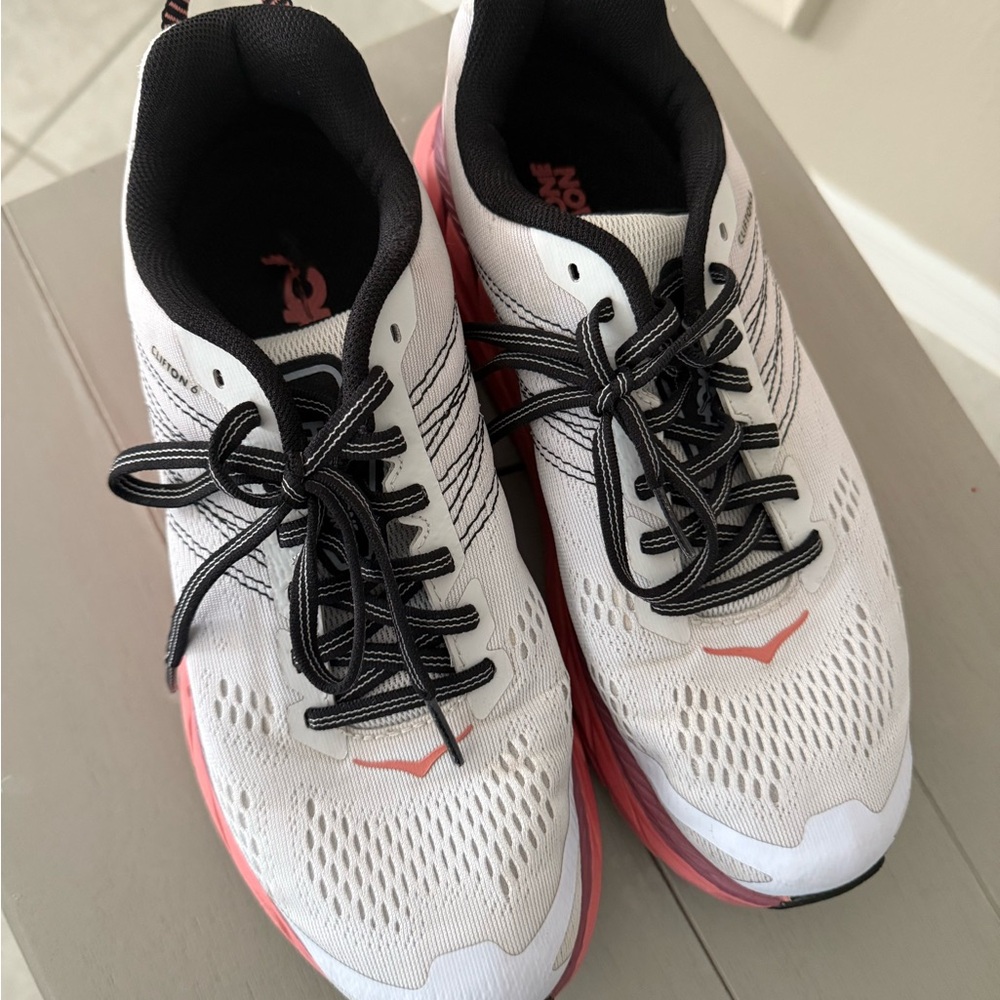 Hoka Clifton 6 White and Pink Athletic Shoes - Picture 2 of 5